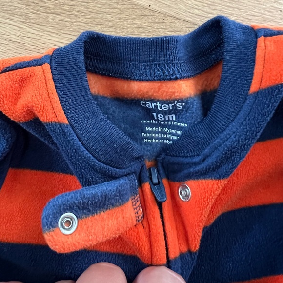 Carters 18mo fleece feet pajamas bundle of 3 - Picture 4 of 6